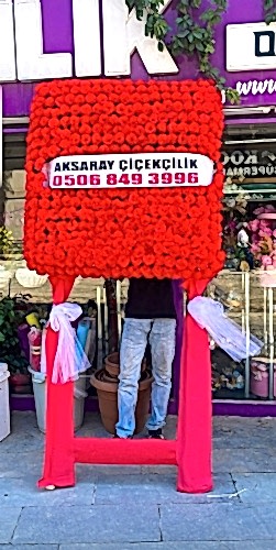 KARE VİP KARANFİLLİ ÇELENK